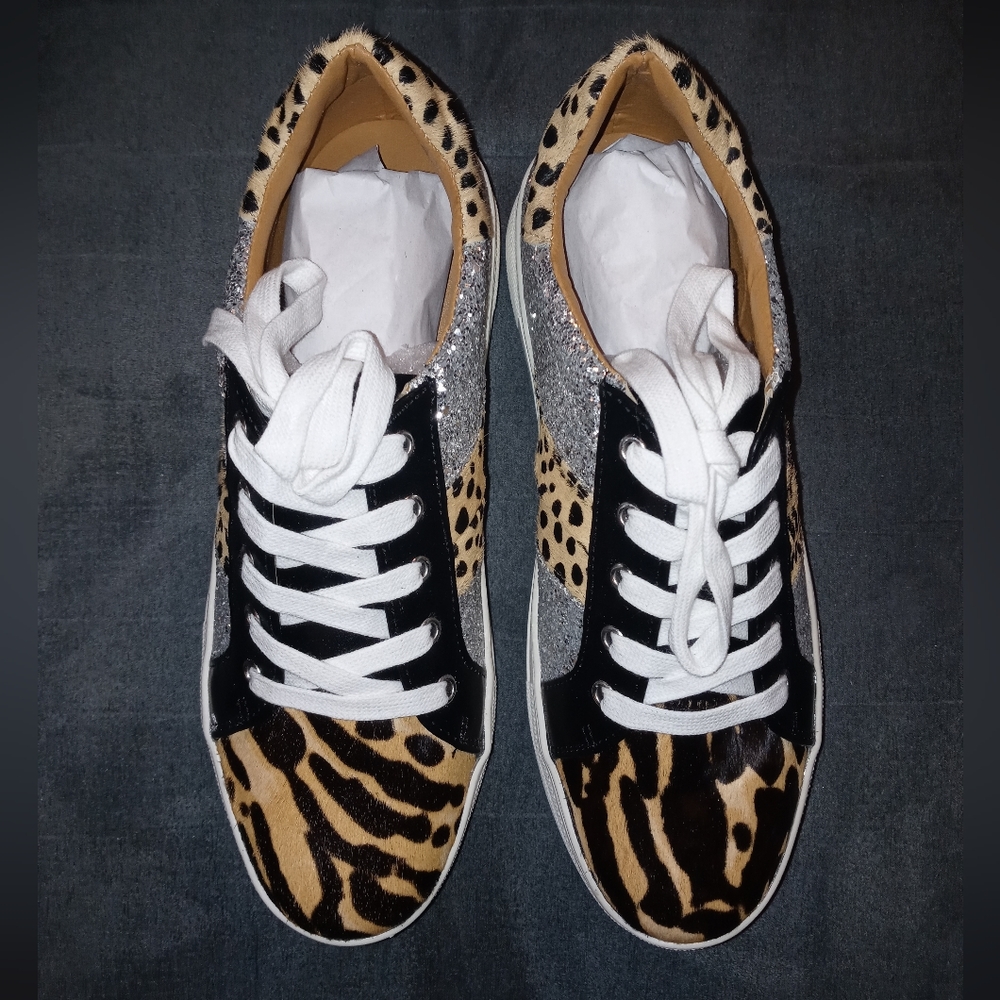 Dolce Vita NIB size 9 sneakers
